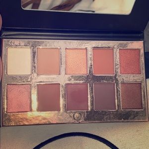 CROWN PRO eye shadow palette